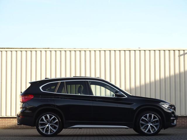 BMW X1 sDrive20i X-Line | FullOption! | Pano | Trekhk | Carplay | M-sportSt. | Stverw | Harman Kardon