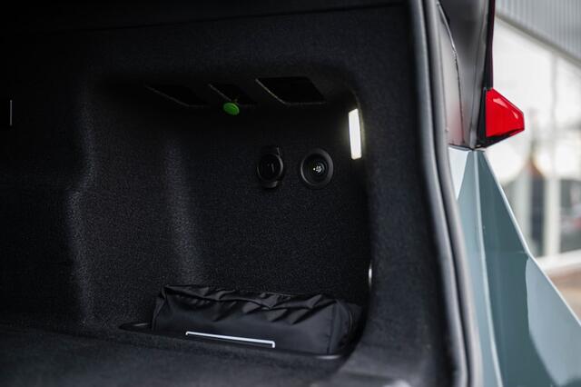 BMW X1 25e xDrive M Sport | Panorama | Shadow | Camera | Elek. Trekhaak | Adap. led | Stoelverwarming | 19' inch |