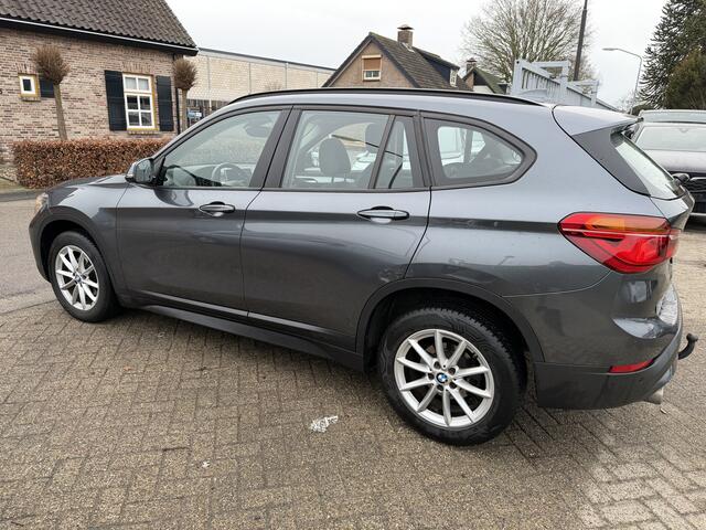 BMW X1 sDrive16d High Executive Edition AUTOMAAT/NAVI/CLIMA B