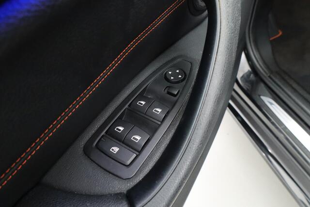 BMW X1 sDrive20i 192PK High Executive - Automaat | Afn. Trekhaak | Nav | Cruise | ACC | Led | Elek. Klep | Sfeerverl. | PDC | 1800kg trekg. V