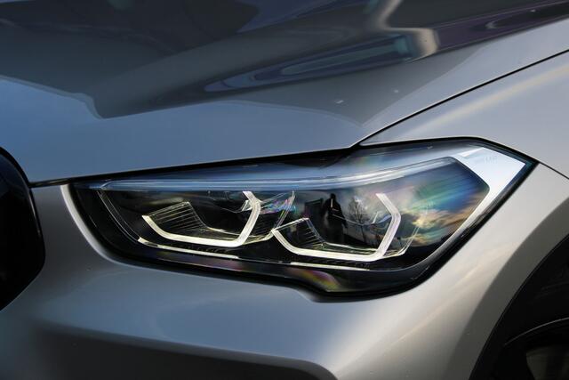 BMW X1 sDrive20i High Executive xLine Automaat / LED / Stoelverwarming / Head-Up / Airconditioning / Cruise Control