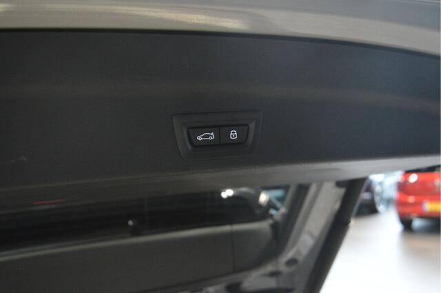 BMW X1 xDrive30e M-SPORT keyless navi cruise camera 19 inch !!