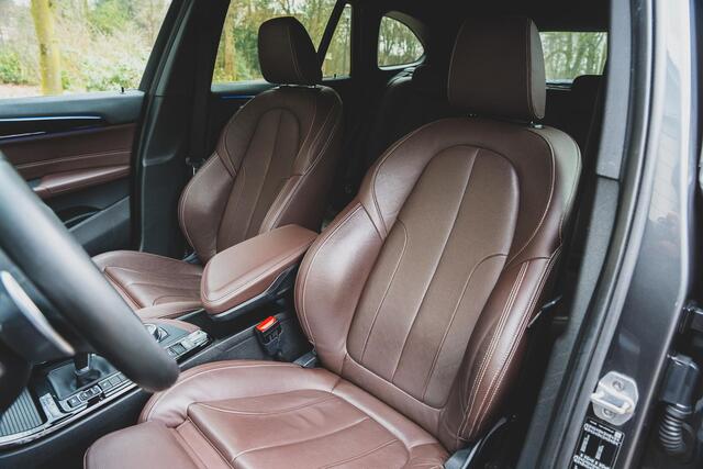 BMW X1 sDrive20i VDL Nedcar Edition LEDER | HEAD UP | STOELVERW | ORG NL 2E EIGN