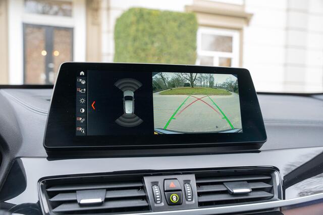 BMW X1 sDrive20i VDL Nedcar Edition LEDER | HEAD UP | STOELVERW | ORG NL 2E EIGN