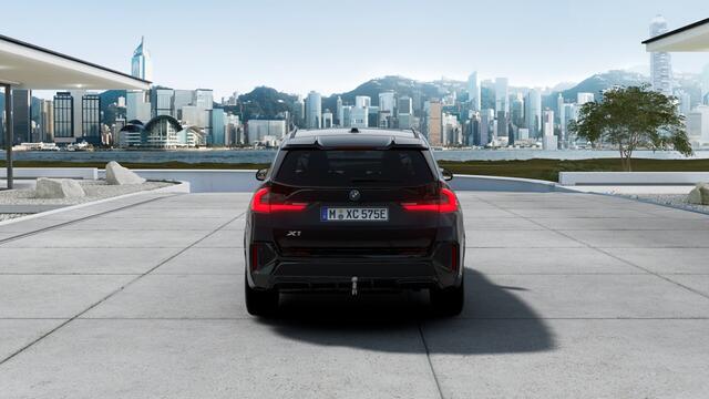 BMW X1 xDrive25e High Executive M Sport Automaat / Panoramadak / Trekhaak / Sportstoelen / M Adaptief onderstel / Comfort Access / Adaptieve LED / Head-Up / Harman-Kardon