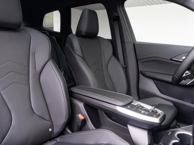 BMW X1 xDrive25e | M Sportpakket | Innovation Pack | Stuurwielrand verwarmd | Comfort Access | Panoramadak | Head-Up Display | Trekhaak