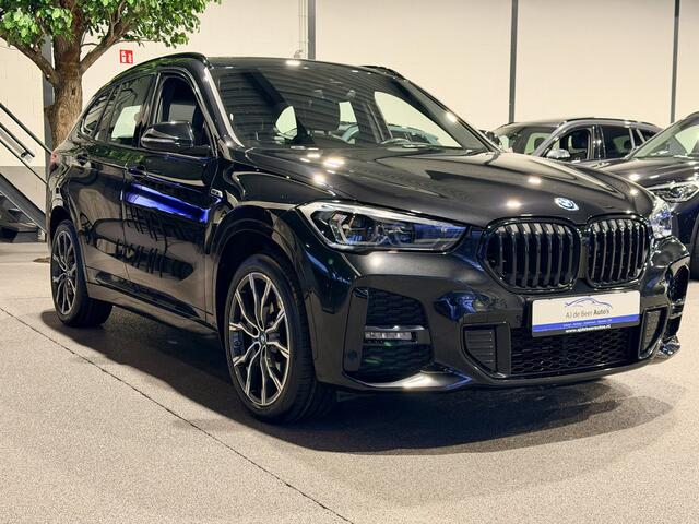 BMW X1 xDrive25e High Executive M-Sport | Camera | 19" | Stoelverwarming | Cruise | 4x4