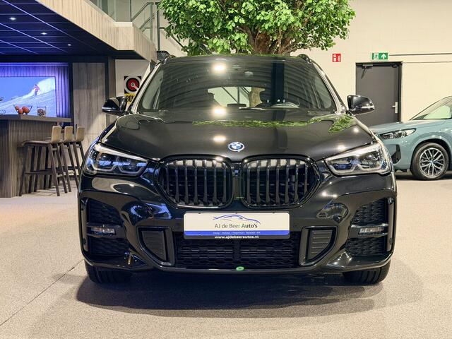 BMW X1 xDrive25e High Executive M-Sport | Camera | 19" | Stoelverwarming | Cruise | 4x4