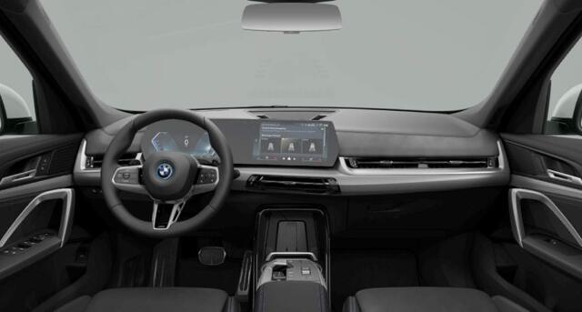 BMW X1 xDrive25e M Sport - Sportstoelen - Elektrisch verwarmde voorstoelen - Driving Assistant Plus - Comfort acces - Grootlichtassistent - Premium Pack -