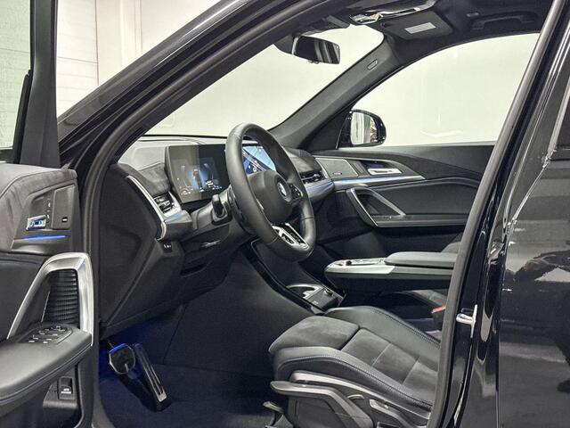 BMW X1 xDrive25e | M-Sport Pro | Travel Pack | Premium Pack | Driving Assistant | Harman/Kardon | Panoramadak | Comfort Access | Trekhaak