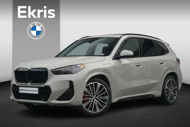 BMW X1 xDrive25e M Sportpakket Pro 20'' / Panoramadak / Head-Up Display / Driving Assistant Professional / Trekhaak