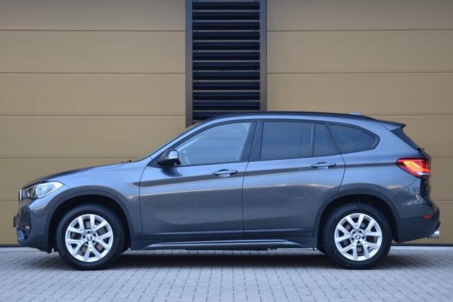 BMW X1 sDrive20i * Sportstoelen * Trekhaak * Sportline * LED * Facelift *