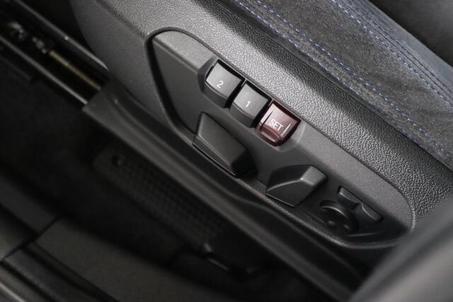 BMW X1 sDrive20i High Executive, M-sport, Panoramadak, HUD, Camera, H&K, Memory, Keyless