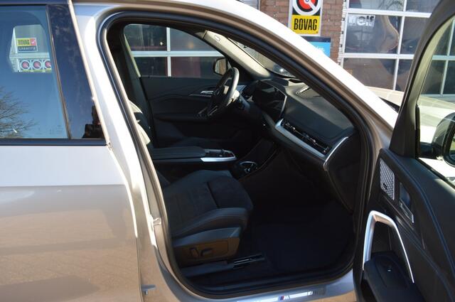 BMW X1 xDrive25e M-sport, M-onderstel, 360 camera, Trekhaak, Electrisch
