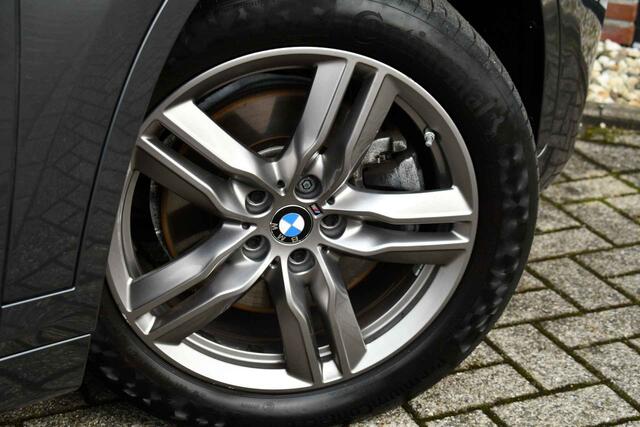 BMW X1 xDrive25e M-Sport Shadowline El-Klep 18inch Stoelverw