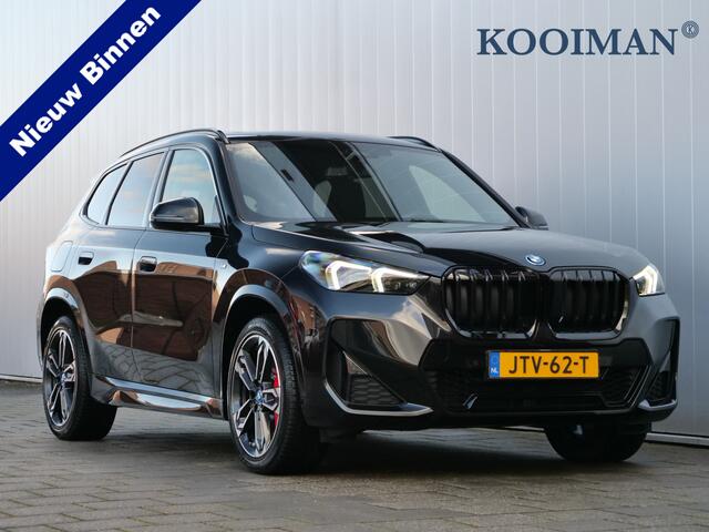 BMW X1 xDrive25e M Sport pakket Pro 245 Pk Automaat Schuifdak / Winterpakket / Harman Kardon