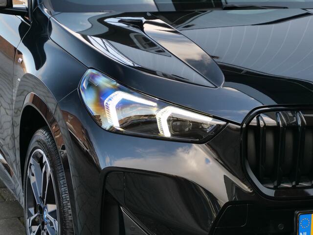 BMW X1 xDrive25e M Sport pakket Pro 245 Pk Automaat Schuifdak / Winterpakket / Harman Kardon