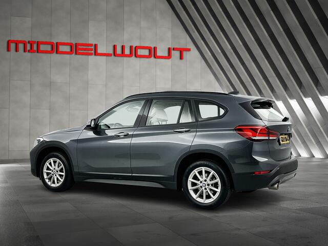 BMW X1 sDrive18i High Exe/Leder/Pano-dak/LED/Stuurv+Stoelv/Climate /Navi