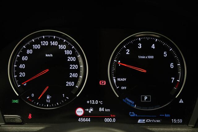 BMW X1 xDrive25e | SPIEGEL PACK | HEAD UP | LED | DAB | STOELVERWARMING