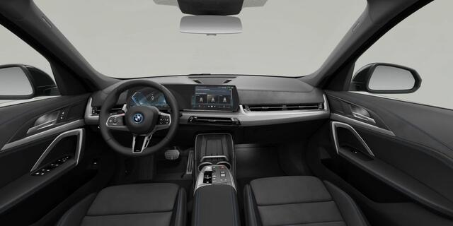 BMW X1 xDrive25e M Sport - Sportstoelen - Elektrisch verwarmde voorstoelen - M Sportstuurwiel - Driving Assistant Plus - PREMIUM PACK -