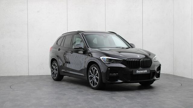 BMW X1 sDrive18i High Executive M-Sport | Head-up | Panoramadak | Trekhaak | Driving Assistant Plus