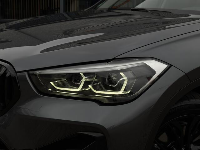 BMW X1 xDrive25e Business Edition Plus / PHEV / Winterset op velg / Camera / Navi / Trekhaak Afneembaar /