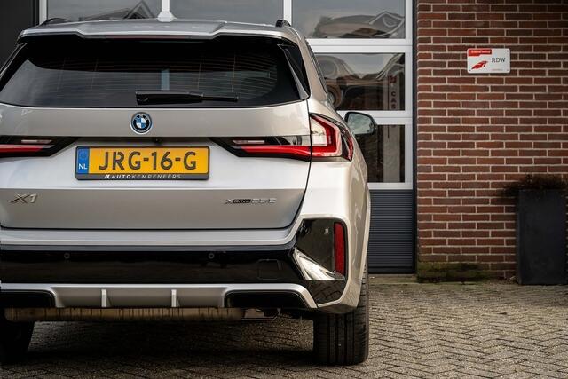 BMW X1 25e xDrive M Sport | Panorama | Shadow | ACC | 360° Camera | Head-Up | Adap. led | Stoelverwarming | 19' inch |