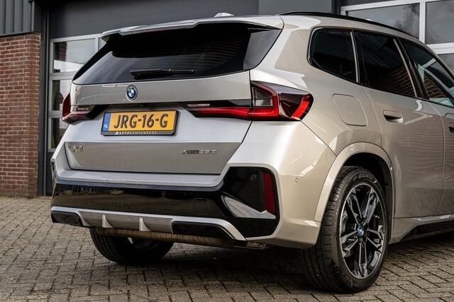 BMW X1 25e xDrive M Sport | Panorama | Shadow | ACC | 360° Camera | Head-Up | Adap. led | Stoelverwarming | 19' inch |