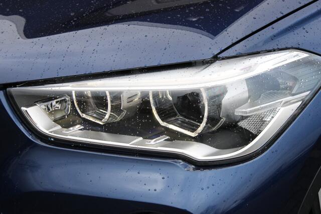 BMW X1 xDrive20i xLine Automaat / Trekhaak / Sportstoelen / Achteruitrijcamera / Comfort Access / Stoelverwarming / Harman-Kardon