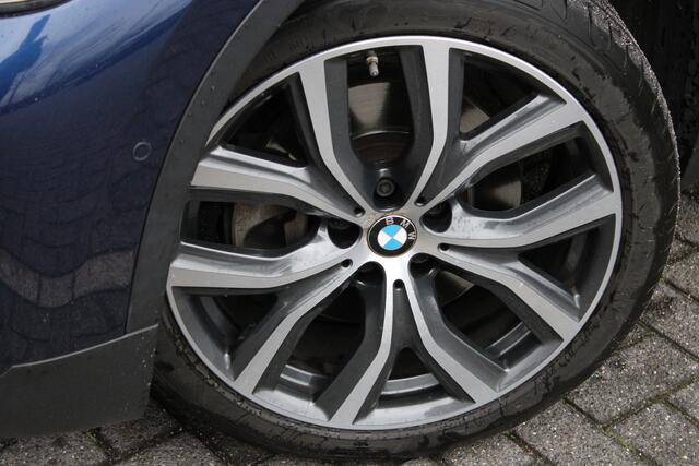BMW X1 xDrive20i xLine Automaat / Trekhaak / Sportstoelen / Achteruitrijcamera / Comfort Access / Stoelverwarming / Harman-Kardon