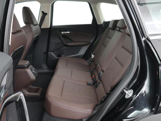 BMW X1 xDrive25e | Leder | Sportstoelen | Carplay | Adaptief LED | Keyless | Camera | Park Assist | Live Cockpit | Climate control | Navigatie | PHEV | Plug In | SOH 92%