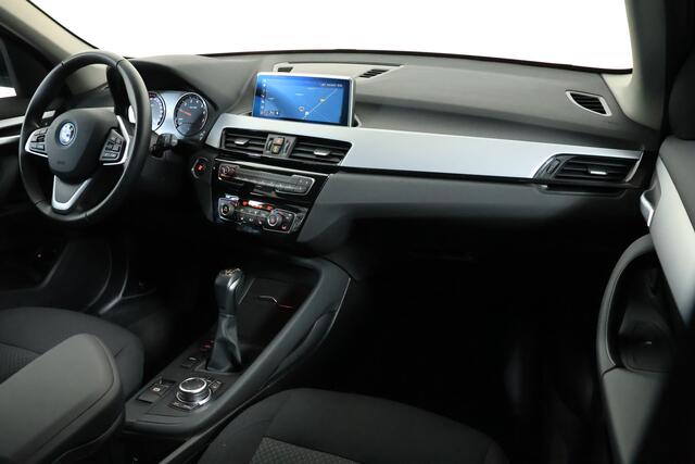 BMW X1 xDrive25e Advantage / Navigatie / Cruisecontrol / Trekhaak