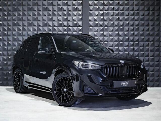 BMW X1 xDrive25e M Sport | Pano | 20"| H&K | Topv. | HUD | Memo | Park+ | Leer