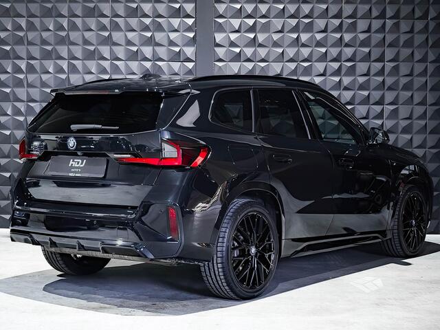 BMW X1 xDrive25e M Sport | Pano | 20"| H&K | Topv. | HUD | Memo | Park+ | Leer