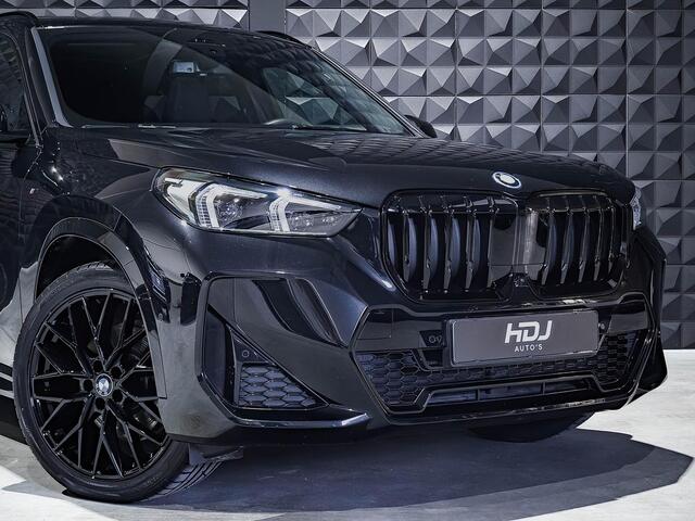 BMW X1 xDrive25e M Sport | Pano | 20"| H&K | Topv. | HUD | Memo | Park+ | Leer