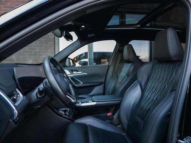 BMW X1 xDrive25e M Sport | Pano | 20"| H&K | Topv. | HUD | Memo | Park+ | Leer