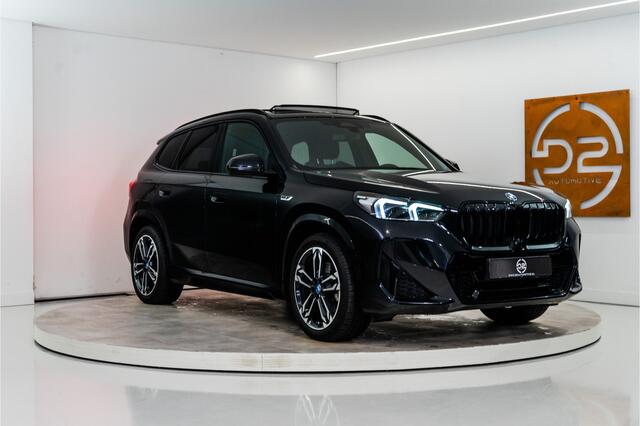 BMW X1 xDrive30e M-Sport 326PK | Pano | Harman/Kardon | HUD | Sfeer | Keyless | Massage VOL! 12 MND Garantie