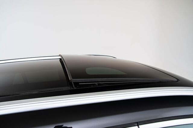 BMW X1 sDrive20i High Executive M Sport - Panoramadak - Comfort Access - Elektrisch verwarmde voorstoelen - HiFi - Verstelbare achterbank - Elektrische achterklep - LED koplampen - Koplampsproeiers -