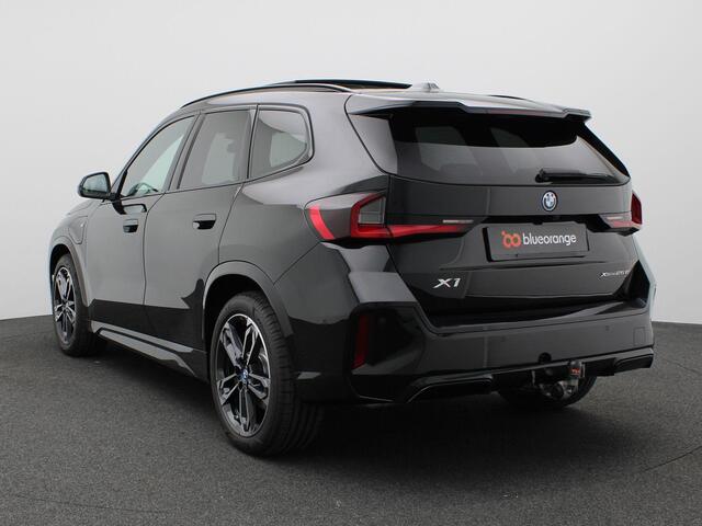 BMW X1 xDrive25e 245PK Aut. M-Sport, Pano-Schuifdak, Keyless, Digital Key, Stoelverwarming, LED verlichting, Trekhaak, 19" LM Velgen