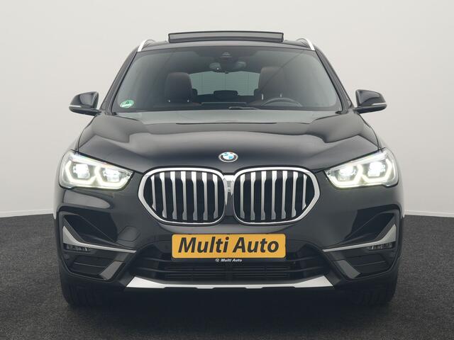 BMW X1 xDrive25e X Line Plug In Hybrid 221pk Dealer O.H. PHEV | Panodak | Head Up | Camera | Stuur Verwarmd | Lederen Sportstoelen Verwarmd | Hifi Audio | Adaptive LED | Sfeerverlichting | Cruise Control | Navigatie | DAB |