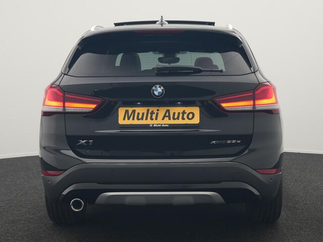 BMW X1 xDrive25e X Line Plug In Hybrid 221pk Dealer O.H. PHEV | Panodak | Head Up | Camera | Stuur Verwarmd | Lederen Sportstoelen Verwarmd | Hifi Audio | Adaptive LED | Sfeerverlichting | Cruise Control | Navigatie | DAB |