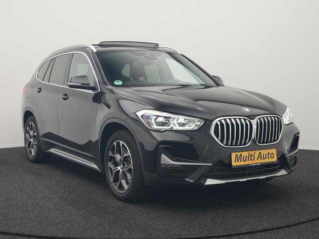 BMW X1 xDrive25e X Line Plug In Hybrid 221pk Dealer O.H. PHEV | Panodak | Head Up | Camera | Stuur Verwarmd | Lederen Sportstoelen Verwarmd | Hifi Audio | Adaptive LED | Sfeerverlichting | Cruise Control | Navigatie | DAB |