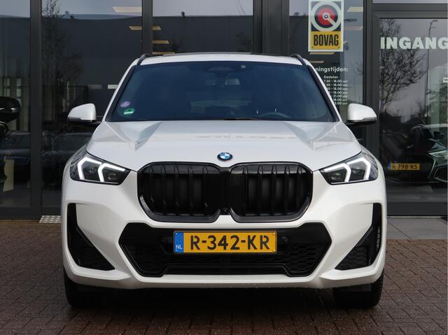 BMW X1 sDrive18i M-Sport / Innovation Pack | Leder | HUD | H&K | 360 Camera | Panoramadak