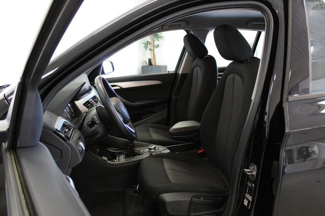 BMW X1 sDrive18d Business Edition 2.0L150PK | NL-AUTO+N.A.P! | CAMERA | E-KLEP | CLIMA | DAB-RADIO | NAVIGATIE | CRUISE |