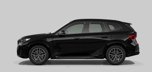 BMW X1 xDrive25e M Sport - Driving Assistant Plus - Comfort Access - Elektrisch verwarmde voorstoelen - PREMIUM PACK - Sportstoelen -