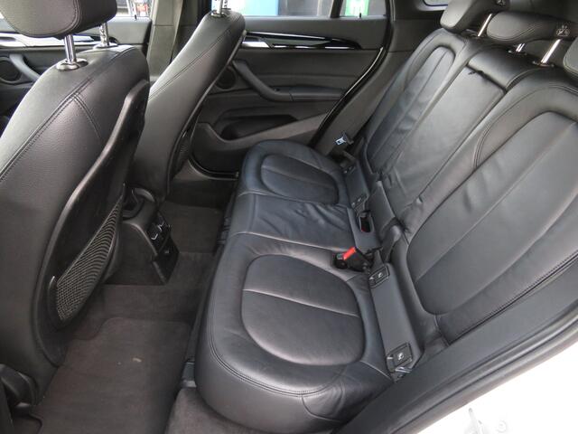 BMW X1 xDrive20i High Executive Airco Cr-Control Panoramadak Trekh