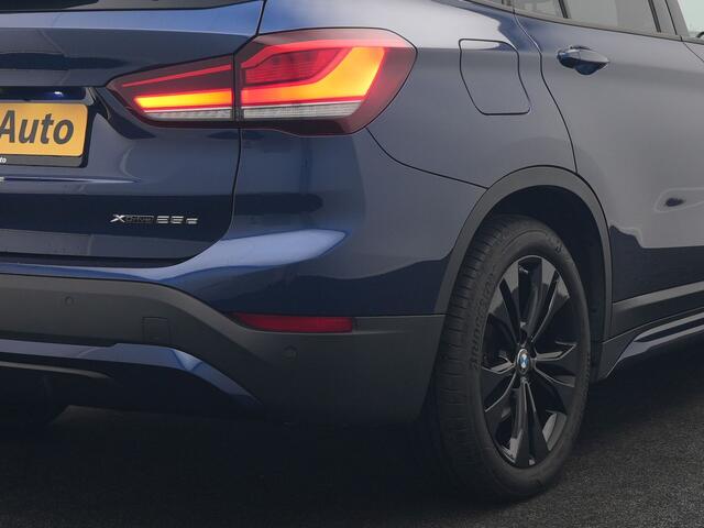 BMW X1 xDrive25e Sportline Plug In Hybrid 221pk Dealer O.H. PHEV | Trekhaak Afn. | Adaptive Cruise | Camera | Sportstoelen Verwarmd | Sfeerverlichting | Keyless | LED Koplampen | Navigatie | DAB |