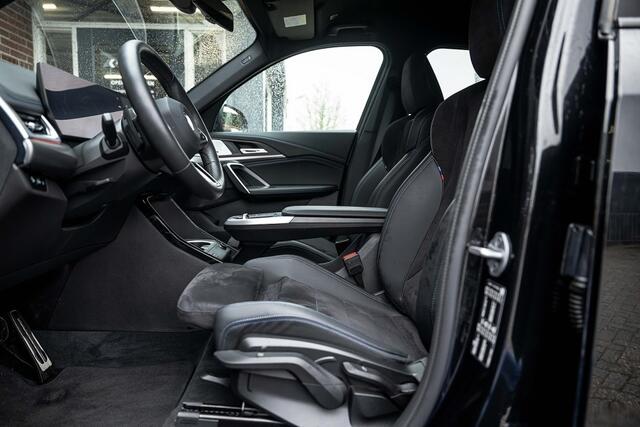 BMW X1 sDrive18i | M-Sport | Shadow | Harman/Kardon | Keyless | Sportstoelen | Camera | Adap. led | 19' inch |