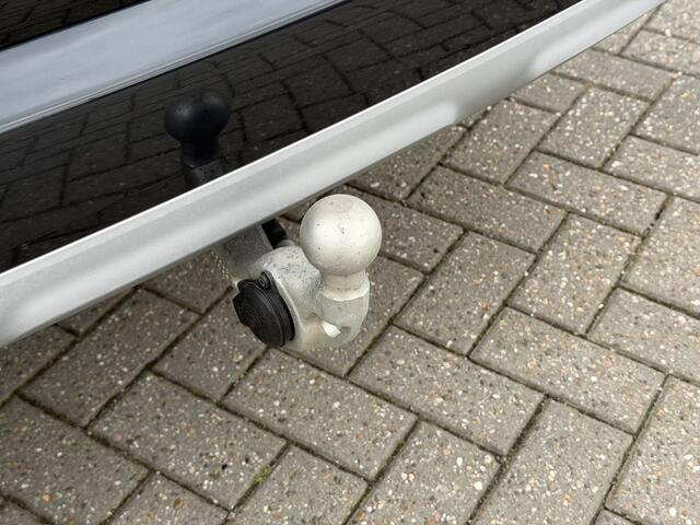 BMW X1 sDrive18i X line Trekhaak | Stoelverw. | Leer | Adapt. Cruise