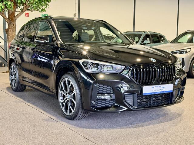 BMW X1 xDrive25e High Executive M-Sport | '19 | Camera | HUD | Electrische stoelen